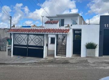 Casa · 145m² · 4 Recámaras · 1 Estacionamiento · Venta de Casa en Rosarito! | 2 Niveles, 2 Unidades Independientes - (4)