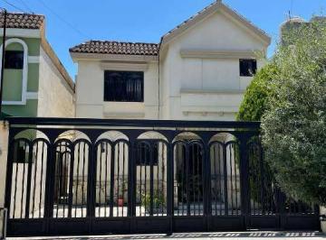 Casa · 120m² · 3 Recámaras · 1 Estacionamiento · Lgm. Casa en Renta Amueblada en Cipreses San Nicolas