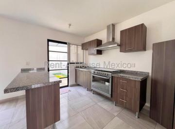 Casa de 3 habitaciones, El Marqués · Zakia/ Casa en Venta/jardín/3 Habitaciones/ Amenidades Como Alberca/cerca del Parque - Goh2022