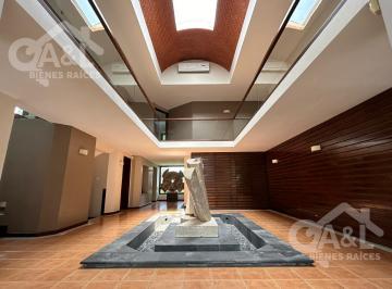 Casa · 650m² · 3 Recámaras · 3 Estacionamientos · Hermosa Residencia en Venta en Fraccionamiento Club de Golf
