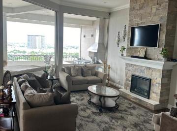 Casa · 216m² · 3 Recámaras · 2 Estacionamientos · Casa en Venta en Lomas del Roble, en San Nicolas de Los Garza