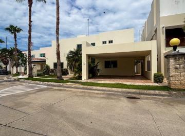 Casa · 505m² · 3 Recámaras · 3 Estacionamientos · Casa en Venta Villa Magna