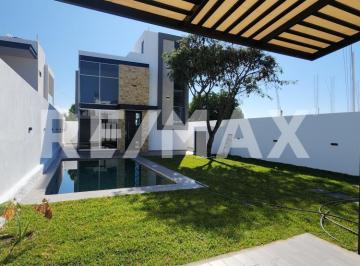 Casa · 300m² · 3 Recámaras · 2 Estacionamientos · Casa en Venta en Morelos, Jardines de Tlayacapan