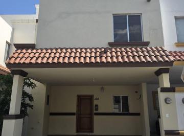 Casa · 3 Recámaras · 2 Estacionamientos · Casa en Renta en Valle del Seminario en San Pedro Garza Garcia