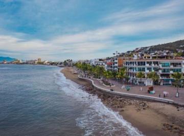 Local comercial · 1972m² · Sobre El Malecon en Venta o Renta Puerto Vallarta ¡Uso de Suelo! Frente Al Mar