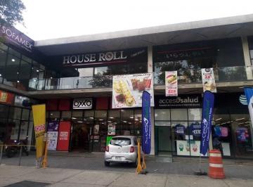 Local comercial · 210m² · 2 Estacionamientos · Local en Renta