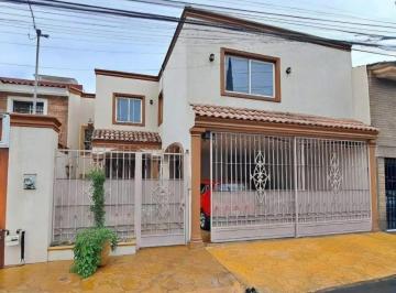 3fc03417a0cb237e2aa81b394adcf463d56343c17fef4c831e1db000d4b0f777 · Casa en Venta en Colinas de San Jerónimo, Monterrey, N. L.