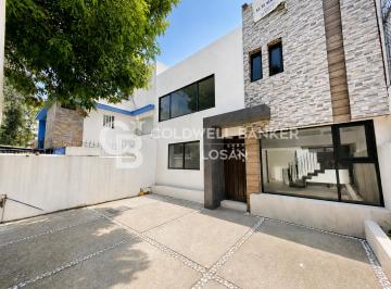 Casa de 3 habitaciones, Naucalpan de Juárez · Casa en Venta, Cd. Satélite, Circuito Diplomaticos