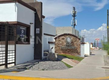 Casa · 57m² · 2 Recámaras · 2 Estacionamientos · Casa en Renta en Paseo de Los Leones
