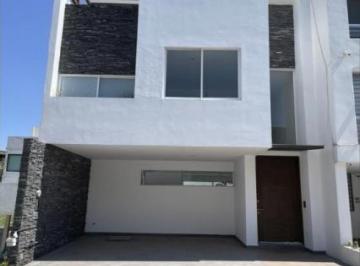 Casa · 120m² · 3 Recámaras · 2 Estacionamientos · Casa en Venta en Arboreto Residencial