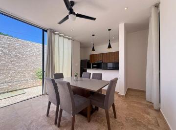 Casa de 2 habitaciones, Mérida · Townhouse de 2 Recámaras con Alberca en Renta en Landa