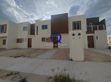Casa · 102m² · 3 Recámaras · 2 Estacionamientos · Casa en Renta Rancho Santa Monica