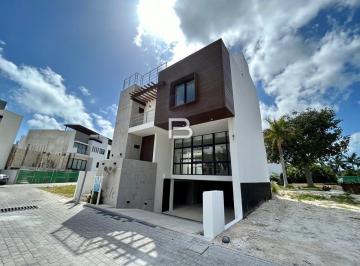 Casa · 165m² · 4 Recámaras · 4 Estacionamientos · Puerto Cancun Laguna Uno Casa en Venta