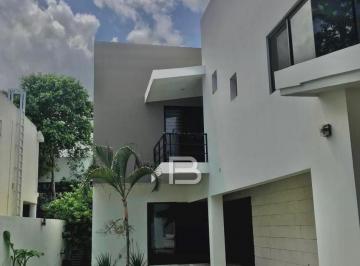 Casa · 400m² · 3 Recámaras · 4 Estacionamientos · Lagos del Sol Casa en Venta