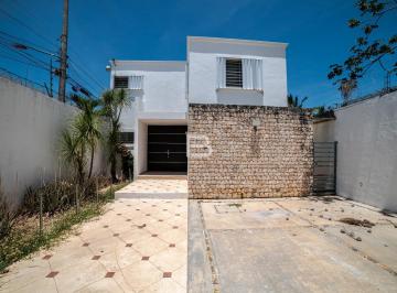 Casa · 377m² · 3 Recámaras · 2 Estacionamientos · Casa en Venta en Av Huayacan