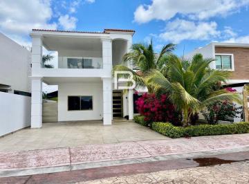 Casa · 393m² · 4 Recámaras · 2 Estacionamientos · Casa en Venta Lagos del Sol