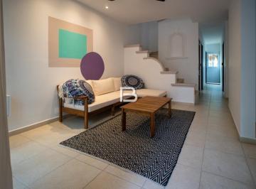 Casa · 180m² · 4 Recámaras · 2 Estacionamientos · Departamento en Venta en Cancún con 4 Habitaciones