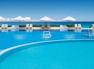 Edificio · En Venta Hotel Live Aqua en Zona Hotelera de Cancun