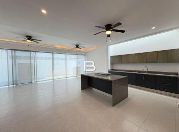 Casa · 160m² · 3 Recámaras · 2 Estacionamientos · Casa en Venta en Aqua Cancún