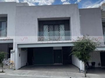 Casa · 202m² · 3 Recámaras · 2 Estacionamientos · Casa en Renta en Dominio Cumbres