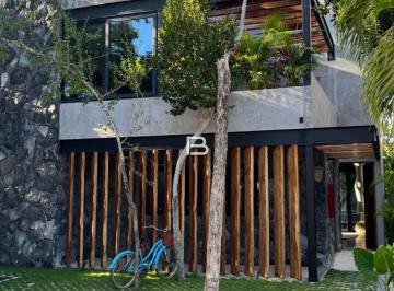 Casa · 360m² · 3 Recámaras · 2 Estacionamientos · Casa en Aldea Zama