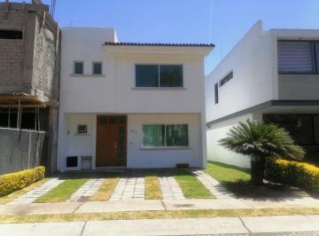 Casa de 3 habitaciones, Tlajomulco de Zúñiga · Casa en Renta en Nueva Galicia Coto Coruña