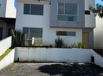 Casa · 310m² · 3 Recámaras · 3 Estacionamientos · Venta Casa en Ocre Bosque Esmeralda