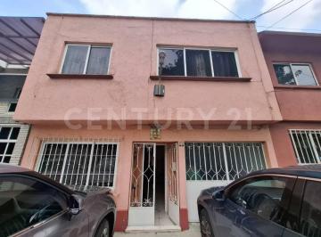 Casa · 225m² · 4 Recámaras · 2 Estacionamientos · Casa en Venta, Colonia Plutarco Elías Calles, Miguel Hidalgo, Ciudad de México