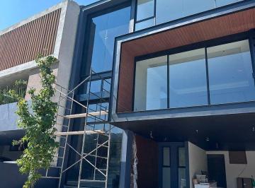 Casa · 274m² · 3 Recámaras · 4 Estacionamientos · Venta Casa Residencial en Vilatana Atizapán