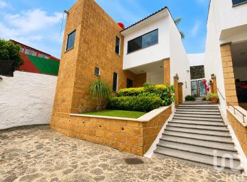 Casa · 260m² · 4 Recámaras · 2 Estacionamientos · Casa en Condominio en Venta, Paseo del Conquistador, Lomas de Cortes, Cuernavaca