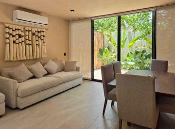 Casa de 2 habitaciones, Mérida · Townhouse Amueblado con Paneles Solares de 2 Recámaras con Rooftop y Piscina