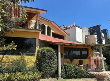 Casa · 720m² · 4 Recámaras · 4 Estacionamientos · Venta Y/ Renta Espectacular Casa en Condado de Sayavedra
