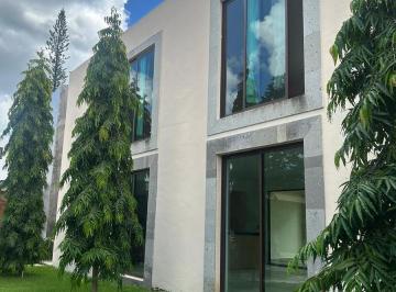 Casa · 1600m² · 3 Recámaras · 6 Estacionamientos · Venta Y/o Renta Casa Nueva Club de Golf La Ceiba, Mérida Yucatan