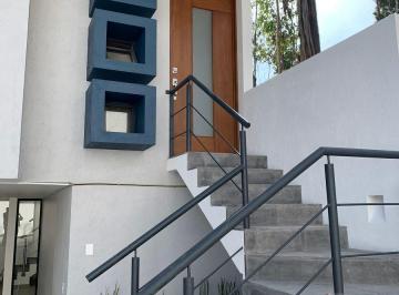 Casa · 120m² · 3 Recámaras · 2 Estacionamientos · Venta Casa Lago Esmeralda Altus
