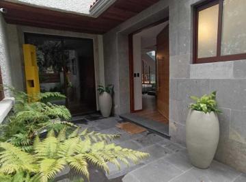 Casa · 264m² · 4 Recámaras · 2 Estacionamientos · Venta Hermosa Casa en Club de Golf Chiluca