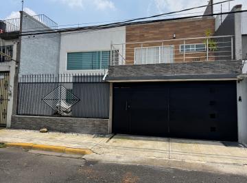 Casa de 3 habitaciones, Coyoacán · Casa en Campestre Churubusco, Coyoacán