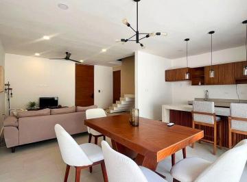 Casa de 3 habitaciones, Mérida · Townhouse Amueblado de 3 Recámaras con Piscina Privada en Renta