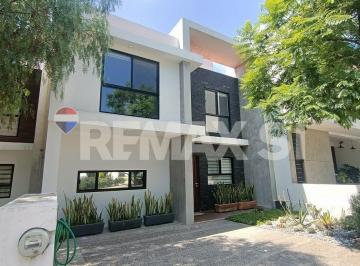 Casa · 241m² · 3 Recámaras · 2 Estacionamientos - Remax Si · Casa Venta Biogrand Juriquilla