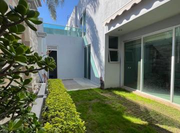 Casa de 3 habitaciones, Zapopan · Bellisima Casa en Venta en Jardín Real, Zapopan | Fuera de Coto