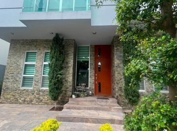 Casa de 3 habitaciones, Zapopan · Bellisima Casa en Venta en Jardín Real, Zapopan | Fuera de Coto
