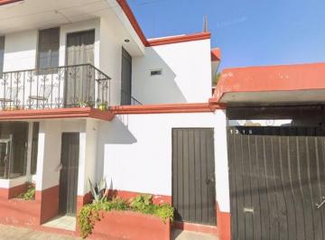 Casa de 5 habitaciones, San Pedro Cholula · Excelente Opción de Inversión en Zona con Plusvalía - Bonita Casa en Venta en La Santísima