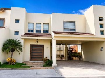 Casa de 3 habitaciones, Monterrey · Casa en Venta en Lomas del Hipico Sierra Alta