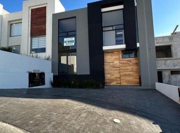 71c2f0523b78e97b26cea6e816515fe215bdd80aee7bce5276d25ee420d806fc · Casa en Venta en Conejos Vistas Altozano, Morelia