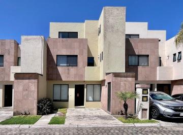 8552e9f57c6551a8aff03c3c99948f0005544b86d35e9aa4180662b303ef85b5 · Casa en Renta en Morillotla