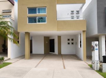 Casa de 3 habitaciones, Monterrey · Casa en Venta. La Rioja, Carretera Nacional