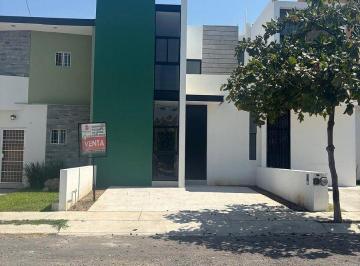da9caf76f51d8a89bc9bb72e127bd9cc0282bd7204a3544389f34cebfacce6e3 · Estrena Casa Frente a Jardín