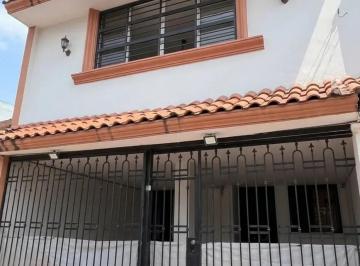 1 · Casa en Venta en Jardines de Los Pinos, Apodaca