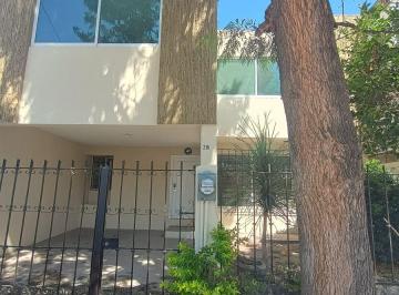 Casa de 4 habitaciones, Irapuato · Casa en Las Plazas con Recámara en Planta Baja