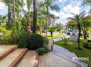 Casa de 4 habitaciones, Zapopan · Casa en Venta en Valle Real, Zapopan Jalisco