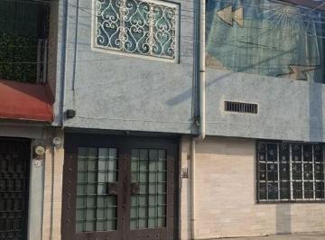 Casa de 4 habitaciones, Ecatepec de Morelos · Venta de Casa en Plaza Aragon, Ciudad y Puerto, Ecatepec de Morelos